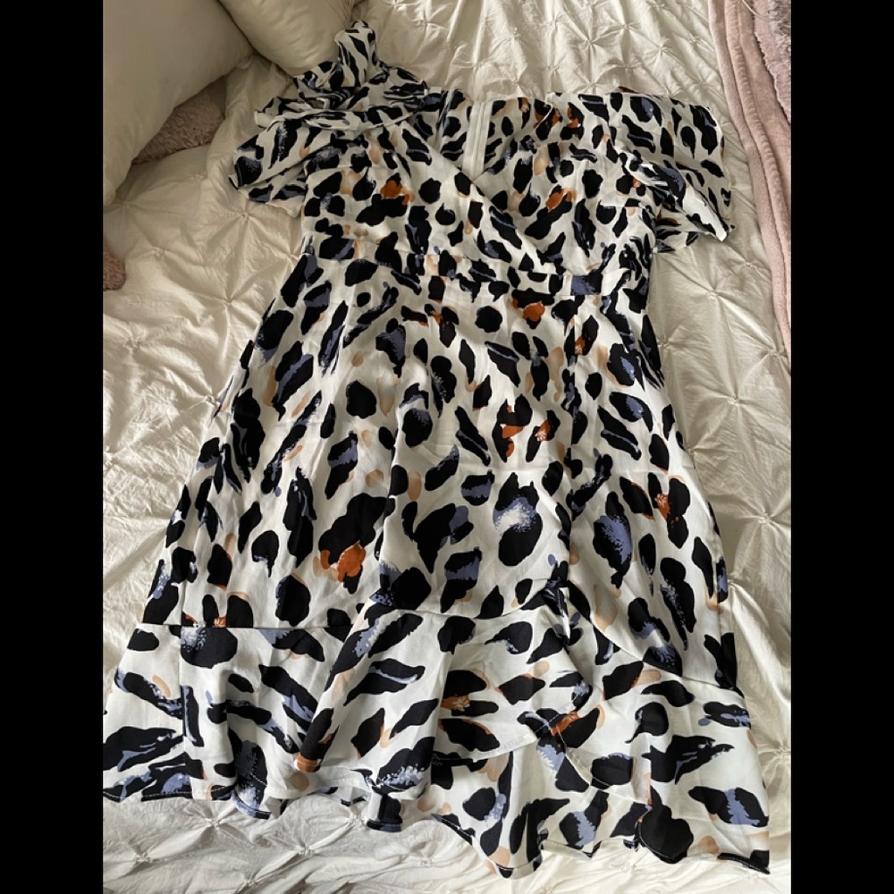Leopard empire waist flutter sleeve dress